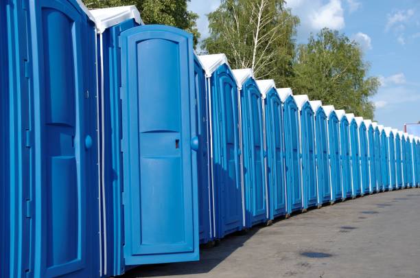 Porta potty delivery and setup in Welby, CO